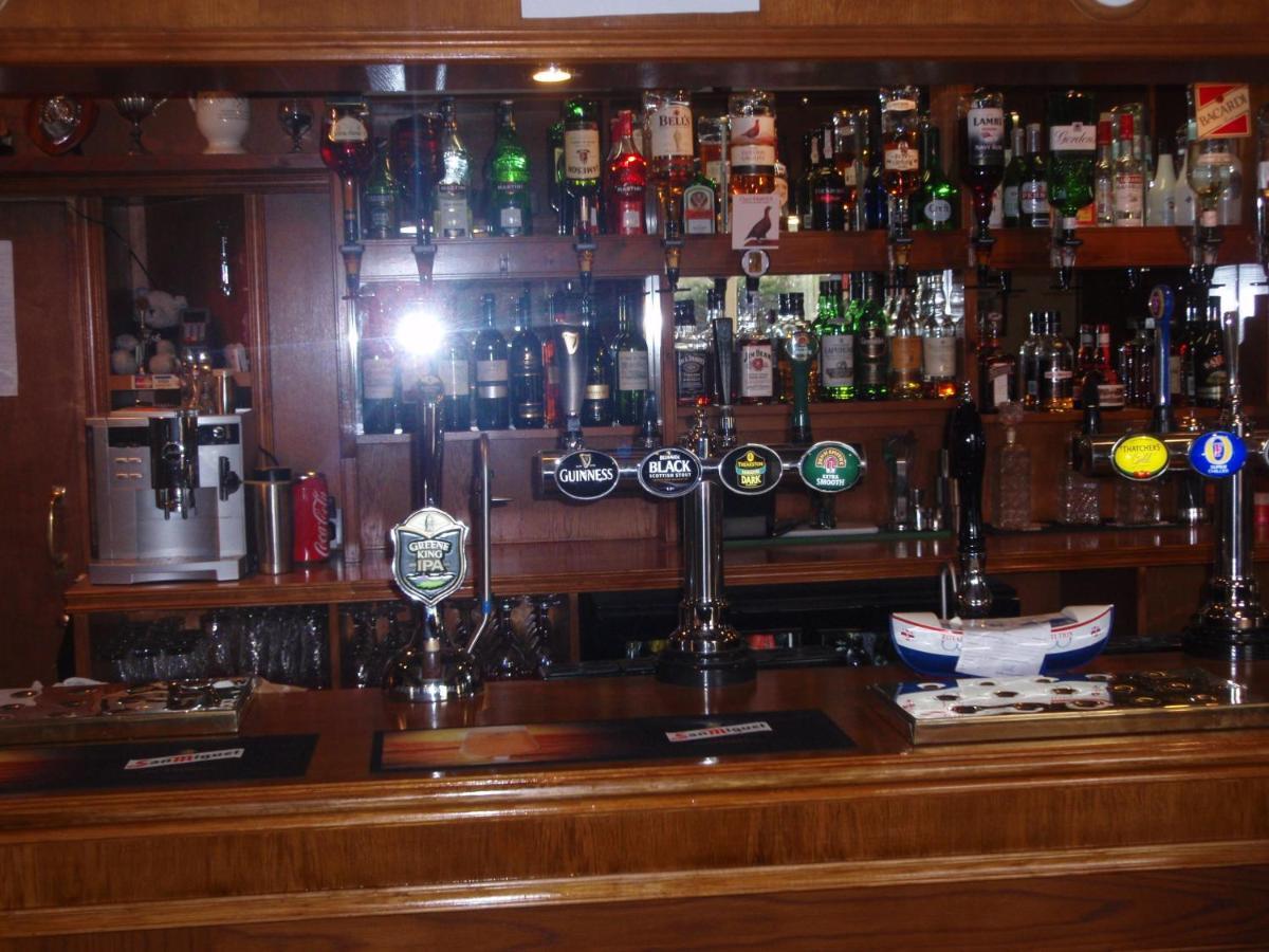 The Flask Inn Робин Худ'с Бей Екстериор снимка